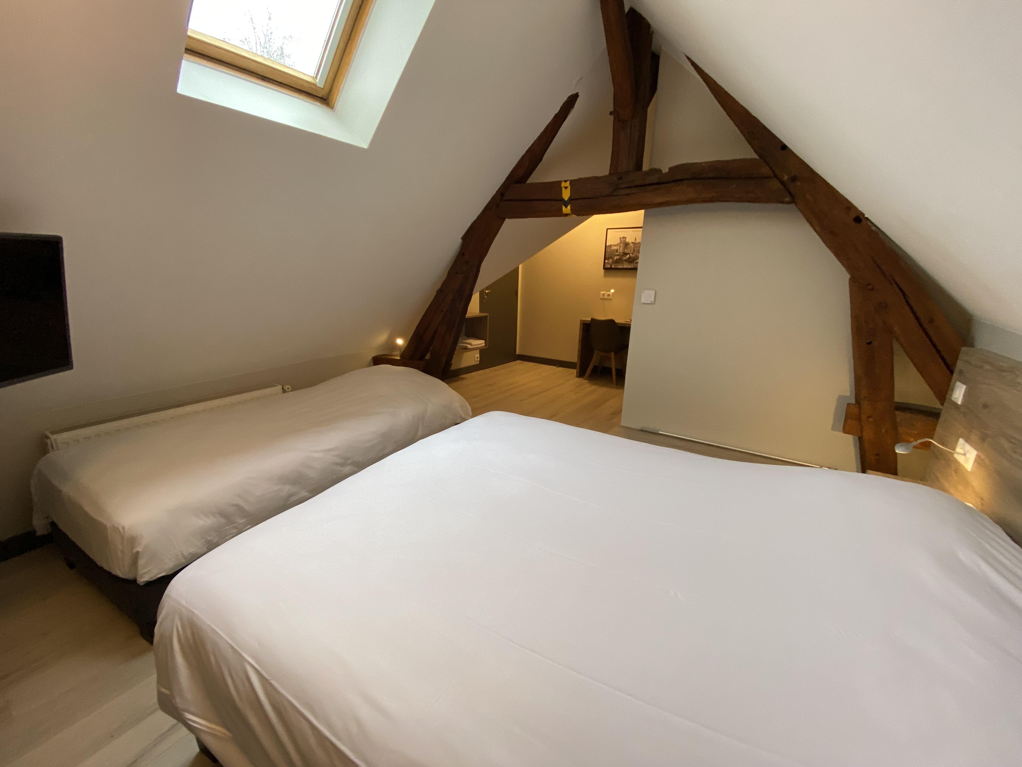 Logis - Hotel & Restaurant Saint Nicolas Chaumont-en-Vexin Exterior foto