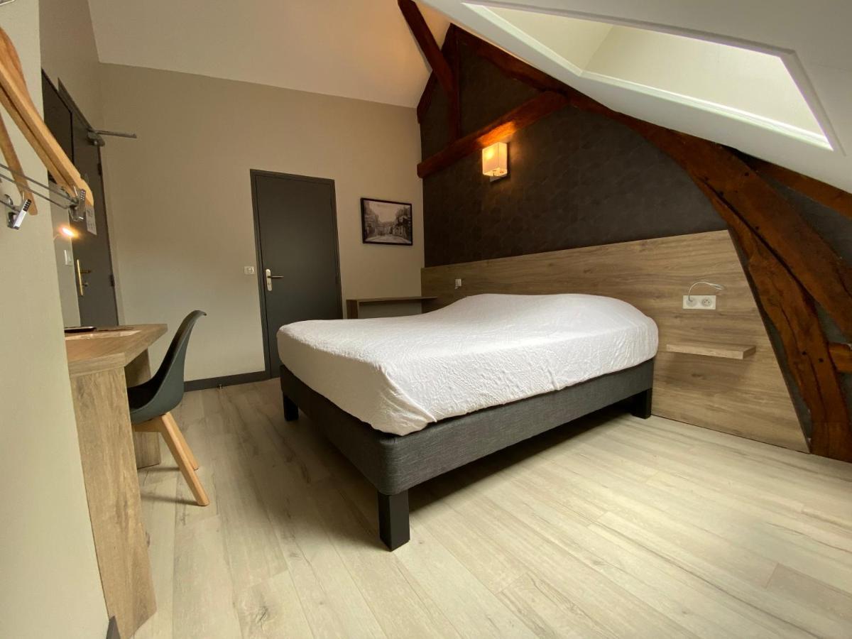 Logis - Hotel & Restaurant Saint Nicolas Chaumont-en-Vexin Exterior foto
